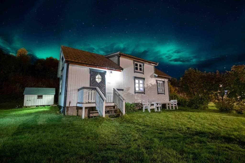 Вилла Nordlandshus Ved Lofotr Bostad Экстерьер фото
